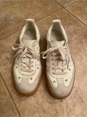Adidas Sambae shoe